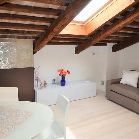 “al Commercio” Luxury Loft *